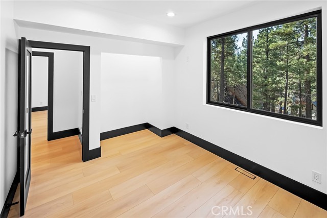 129 Winding Lane, Big Bear City CA: https://media.crmls.org/medias/9a8b7be0-71c5-4e9e-a153-7478102c52e9.jpg