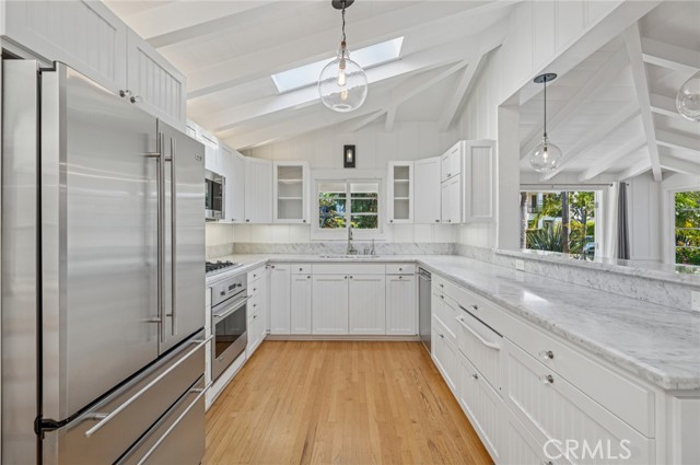 Detail Gallery Image 8 of 30 For 321 Poinsettia Ave, Corona Del Mar,  CA 92625 - 3 Beds | 2 Baths