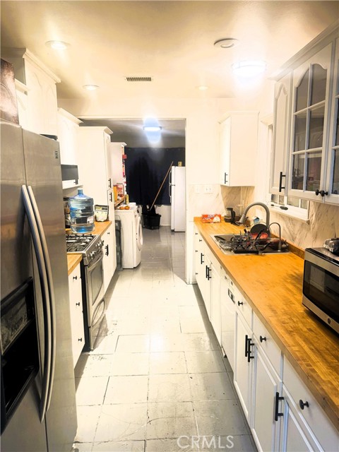 Detail Gallery Image 4 of 18 For 1616 W Palmer, Compton,  CA 90220 - 3 Beds | 2 Baths