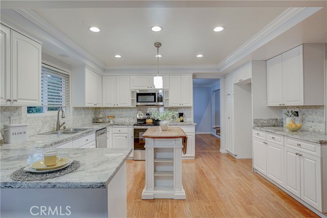 Detail Gallery Image 19 of 57 For 2518 N Greenbrier St, Santa Ana,  CA 92706 - 4 Beds | 2/1 Baths
