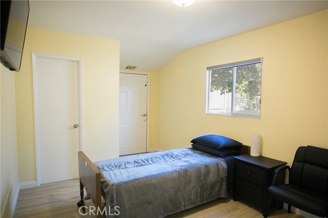 Detail Gallery Image 11 of 11 For 22445 Vanowen St, West Hills,  CA 91307 - 6 Beds | 3 Baths