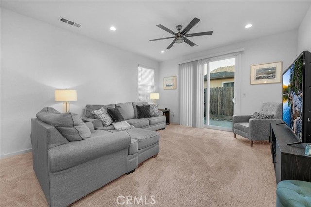 Detail Gallery Image 10 of 55 For 6125 W Willis Ave, Fresno,  CA 93723 - 2 Beds | 2 Baths