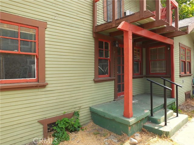 744 Gladys Avenue, Long Beach CA: https://media.crmls.org/medias/9a8e61fc-1162-450a-810a-c4550b70064f.jpg