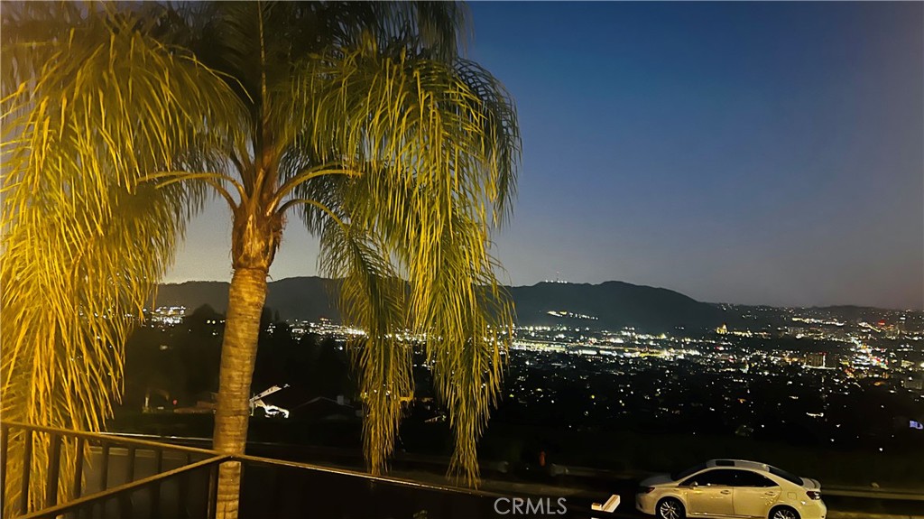 https://media.crmls.org/medias/9a8e88c5-6fca-4d13-97ba-c42dee8373ab.jpg?preset=X-Large