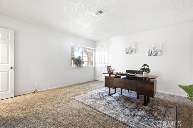 Detail Gallery Image 11 of 29 For 19077 Elm, Apple Valley,  CA 92308 - 2 Beds | 2 Baths