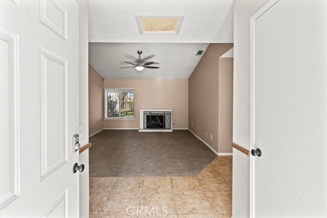 Detail Gallery Image 7 of 46 For 12852 Mountain Shadows Ct, Victorville,  CA 92392 - 4 Beds | 2 Baths