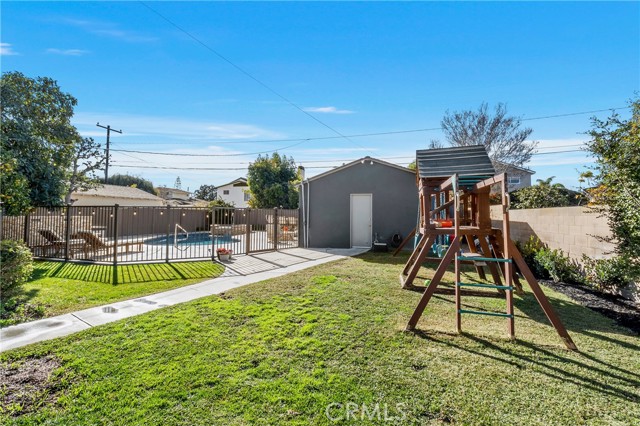 Detail Gallery Image 26 of 51 For 333 Walnut, Costa Mesa,  CA 92627 - 3 Beds | 2 Baths