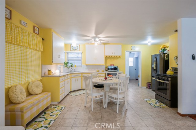 Detail Gallery Image 6 of 23 For 352 E 49th, Long Beach,  CA 90805 - 3 Beds | 2 Baths