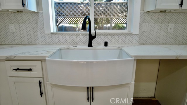 3688 Hoover Street, Riverside CA: https://media.crmls.org/medias/9a9148c3-e8de-4aae-990d-a53476d58b19.jpg