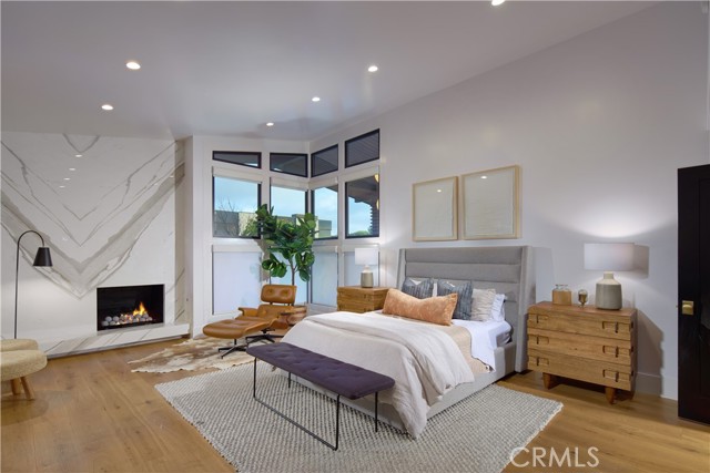 Detail Gallery Image 15 of 47 For 333 Milford Dr, Corona Del Mar,  CA 92625 - 4 Beds | 4/1 Baths