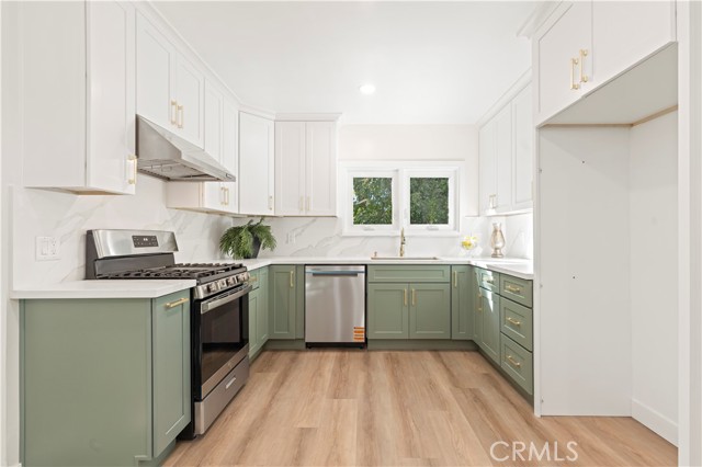 Detail Gallery Image 8 of 25 For 1028 Olmsted, Glendale,  CA 91202 - 4 Beds | 3 Baths