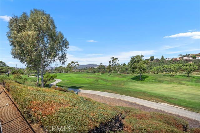 64 Avenida Cristal, San Clemente CA: https://media.crmls.org/medias/9a936e11-17ac-4f6a-9a91-7c2e980c8afb.jpg