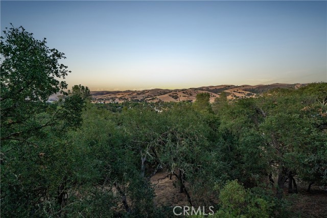 9055 Junipero Avenue, Atascadero CA: https://media.crmls.org/medias/9a937115-b9e3-4aff-a027-42e002eebb73.jpg