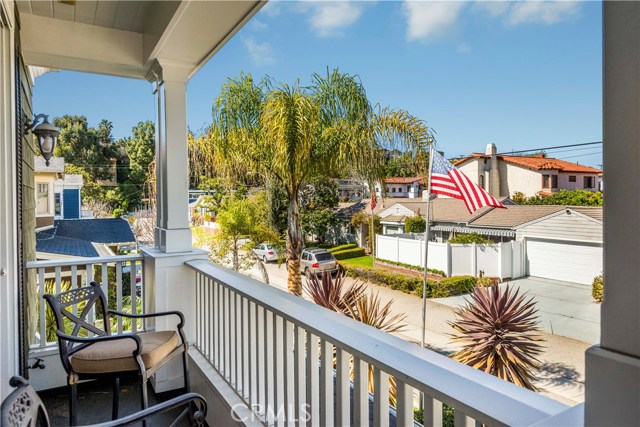 548 21st Street, Hermosa Beach, California 90254, 5 Bedrooms Bedrooms, ,4 BathroomsBathrooms,Residential,Sold,21st Street,SB17042636