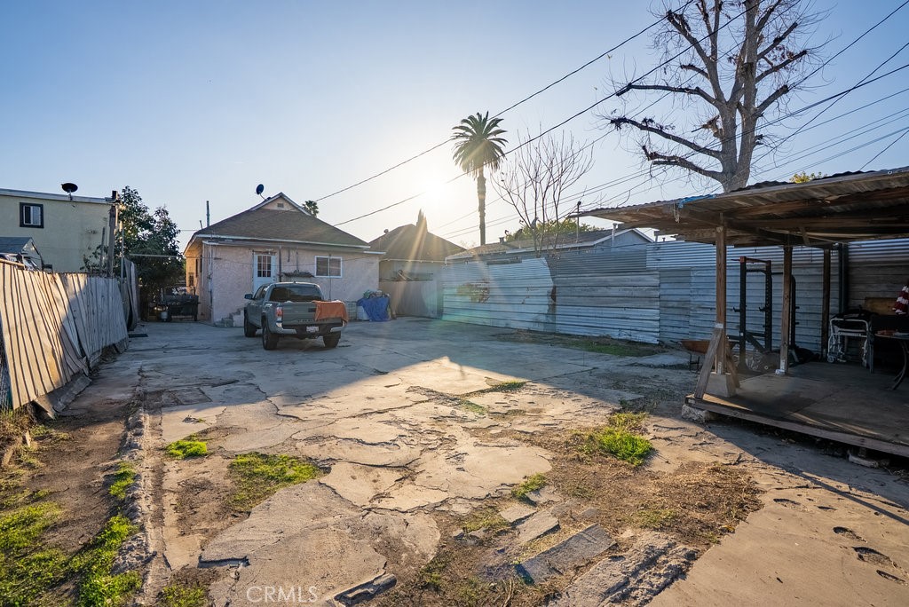 https://media.crmls.org/medias/9a941882-ea74-49b0-87d7-a0ebe05f7612.jpg?preset=X-Large