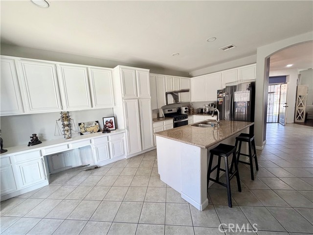 2572 S Young Court, San Bernardino CA: https://media.crmls.org/medias/9a948bb5-4d86-45a3-ad24-dcd7c2a2b318.jpg