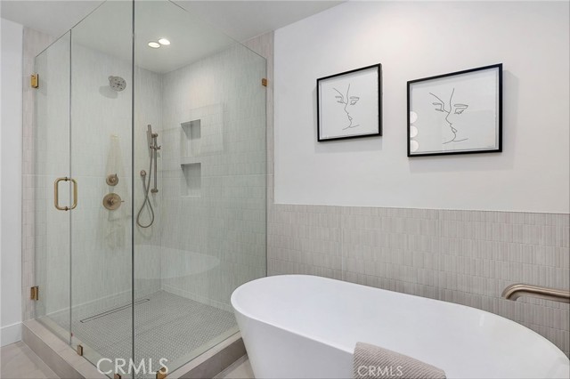 23616 Mariano Street, Woodland Hills CA: https://media.crmls.org/medias/9a94cbd3-6353-4209-a0ae-032fb8809a38.jpg