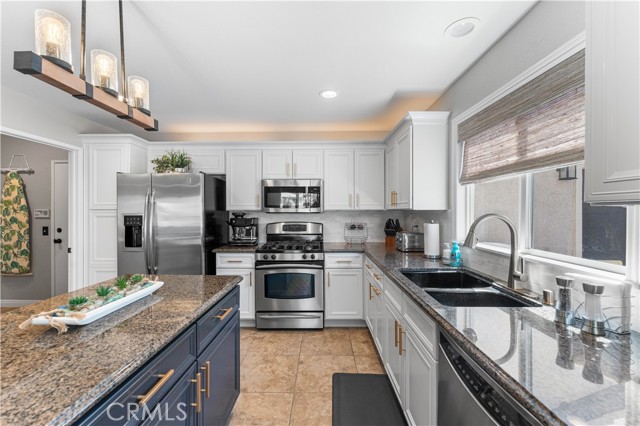 Detail Gallery Image 32 of 75 For 41011 via Tranqilo, Palmdale,  CA 93551 - 3 Beds | 3 Baths
