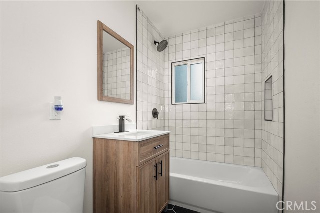 Detail Gallery Image 21 of 44 For 924 W Almond St, Compton,  CA 90220 - 3 Beds | 2 Baths