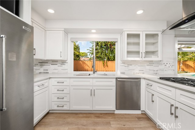 Detail Gallery Image 10 of 34 For 1609 Anita Ln, Newport Beach,  CA 92660 - 4 Beds | 3/1 Baths