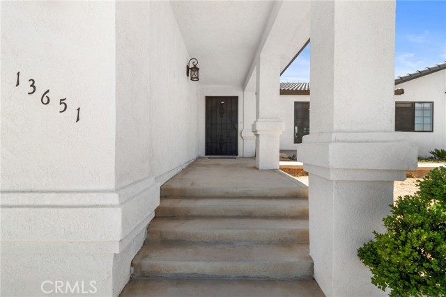 Detail Gallery Image 7 of 22 For 13651 1st Ave, Victorville,  CA 92395 - 3 Beds | 2 Baths