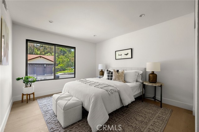 Detail Gallery Image 16 of 27 For 5100 Orrville Ave, Woodland Hills,  CA 91367 - 4 Beds | 3 Baths