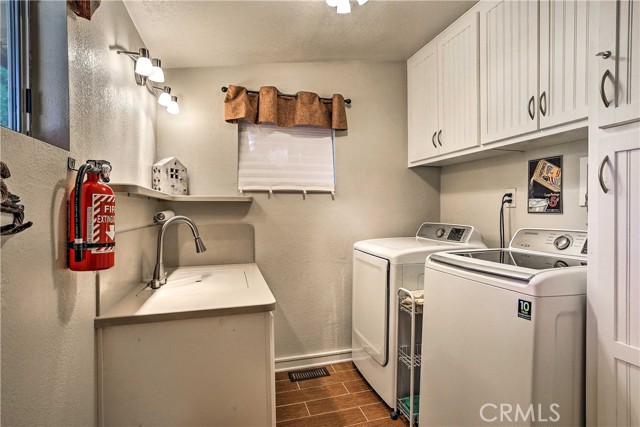 Detail Gallery Image 26 of 30 For 26637 Lake Forest Dr, Twin Peaks,  CA 92391 - 2 Beds | 2/1 Baths