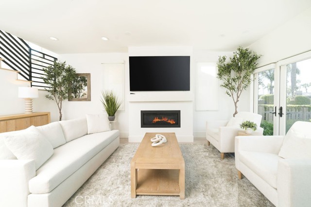 Detail Gallery Image 16 of 67 For 608 Heliotrope, Corona Del Mar,  CA 92625 - 4 Beds | 4 Baths