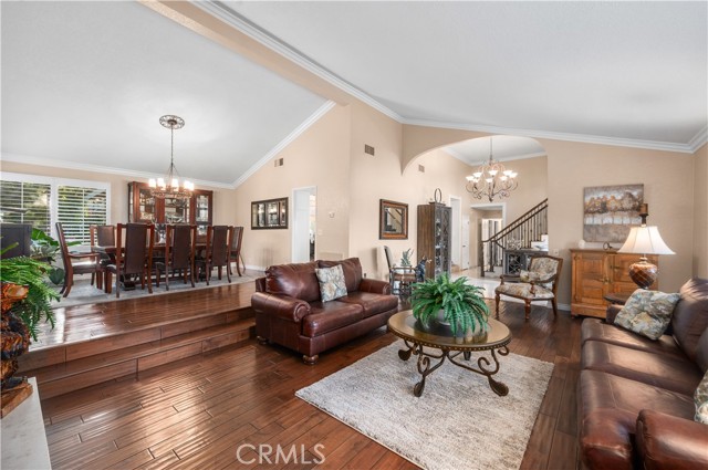 2565 Cliff Rd, Upland CA: https://media.crmls.org/medias/9a98b1da-fbd2-46a2-bc55-a223405c7833.jpg