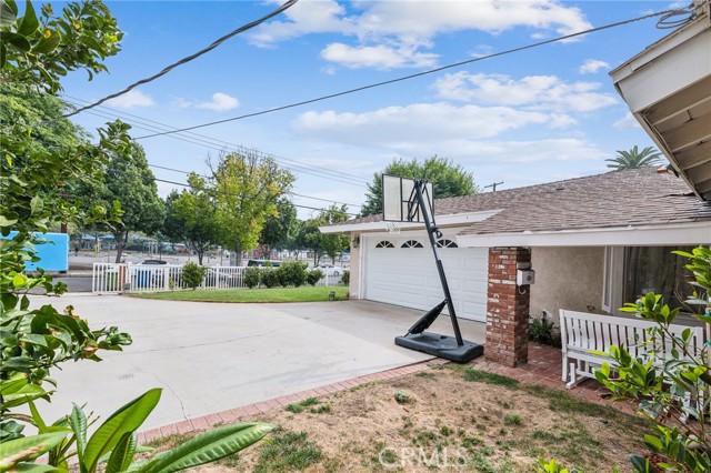 Detail Gallery Image 4 of 37 For 9159 Geyser Ave, Northridge,  CA 91324 - 3 Beds | 2 Baths