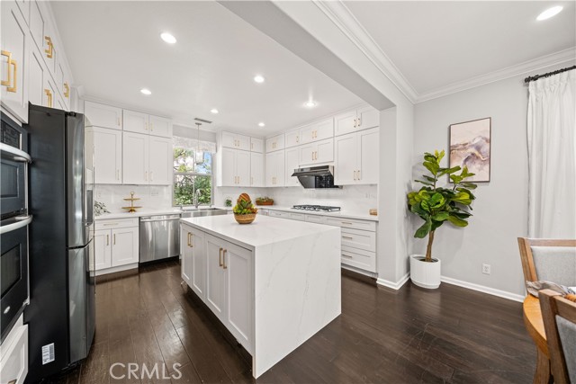 Detail Gallery Image 7 of 70 For 21 Fanpalm, Irvine,  CA 92620 - 4 Beds | 3 Baths