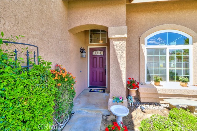 Detail Gallery Image 2 of 75 For 26845 Black Horse Cir, Corona,  CA 92883 - 3 Beds | 2/1 Baths