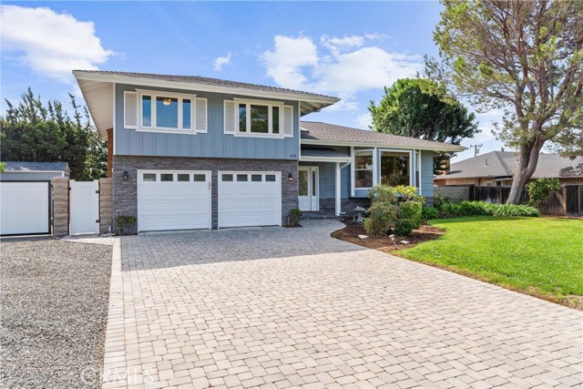 12172 Woodlawn Avenue, North Tustin CA: https://media.crmls.org/medias/9a9be4c6-f864-440e-ae4e-c500ae8230fa.jpg