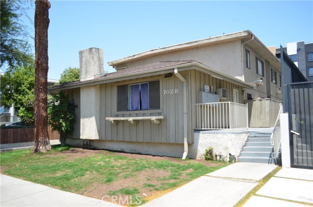 7028 Alabama Avenue, Canoga Park CA: https://media.crmls.org/medias/9a9c99a6-c33f-430c-bdf6-0d525fd7eb11.jpg