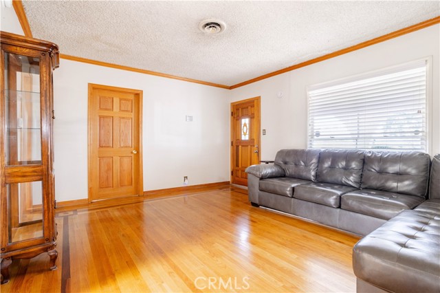 20934 Vose Street, Canoga Park CA: https://media.crmls.org/medias/9a9e41f4-d4d0-4773-9fd1-bc270fc0bca5.jpg