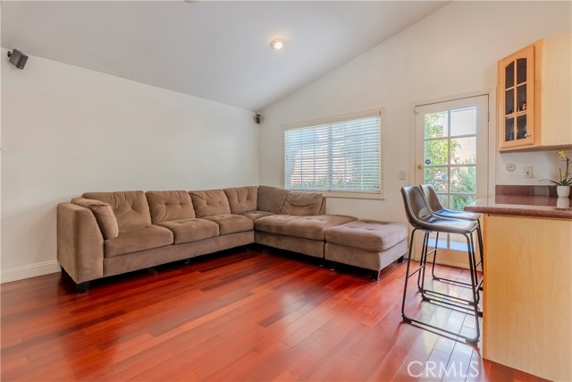 Detail Gallery Image 44 of 47 For 10116 Viking, Northridge,  CA 91324 - 3 Beds | 2 Baths