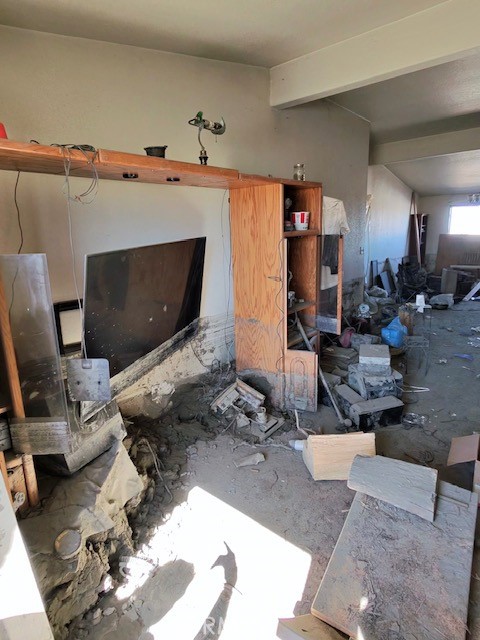 Detail Gallery Image 2 of 9 For 2300 Olivera, Phelan,  CA 92371 - 4 Beds | 2 Baths