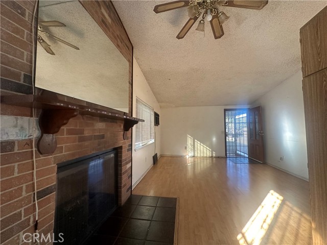 Detail Gallery Image 6 of 11 For 941 S Sycamore Ave, Rialto,  CA 92376 - 3 Beds | 1/1 Baths