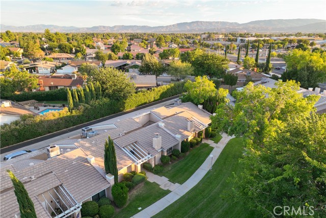 Detail Gallery Image 2 of 55 For 44125 Planet Cir, Lancaster,  CA 93536 - 2 Beds | 2 Baths