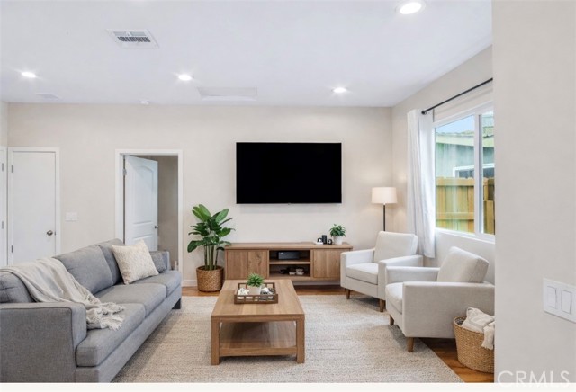 Detail Gallery Image 23 of 47 For 9022 Marlene Ave, Garden Grove,  CA 92841 - 6 Beds | 4 Baths