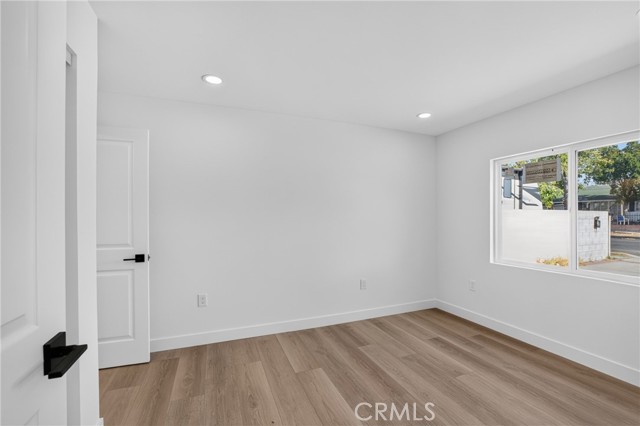 10227 Amboy photo 19