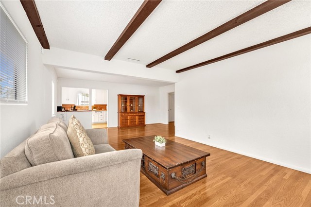 Detail Gallery Image 6 of 41 For 6722 Keltonview Dr, Pico Rivera,  CA 90660 - 3 Beds | 2 Baths