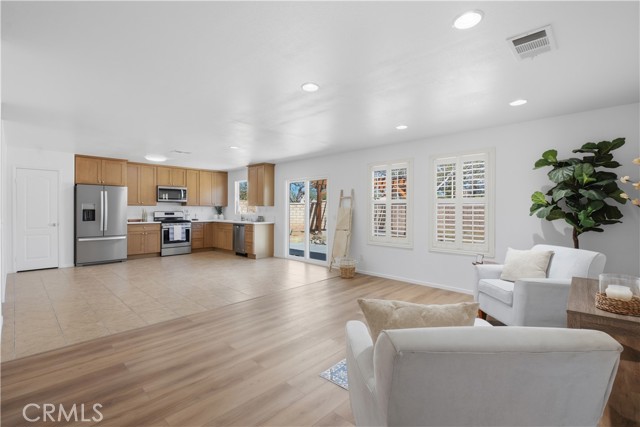 Detail Gallery Image 8 of 26 For 3103 Patti, Lancaster,  CA 93535 - 4 Beds | 2 Baths