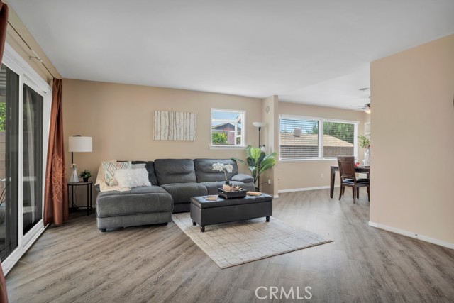 Detail Gallery Image 9 of 26 For 13678 Marchant Ave, Sylmar,  CA 91342 - 3 Beds | 2 Baths
