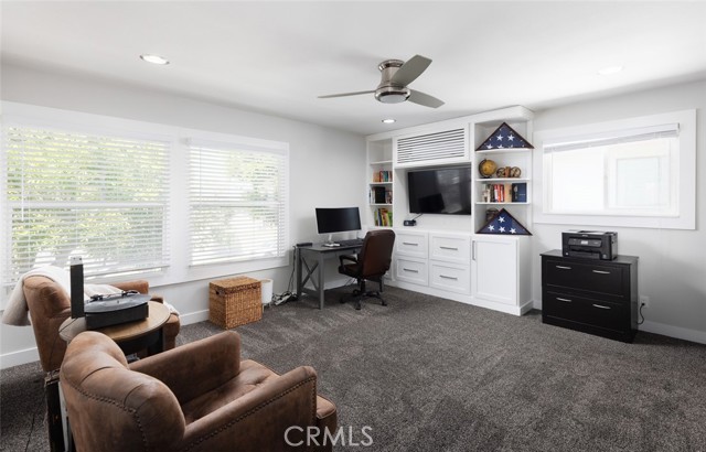 1055 N Mallard St., Orange CA: https://media.crmls.org/medias/9aa28cf2-6a05-4079-92f1-6537f6f3589b.jpg