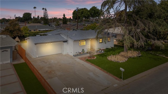 12611 Loraleen Street, Garden Grove CA: https://media.crmls.org/medias/9aa2ab0f-0f46-4dc1-a991-44dbfeea4794.jpg