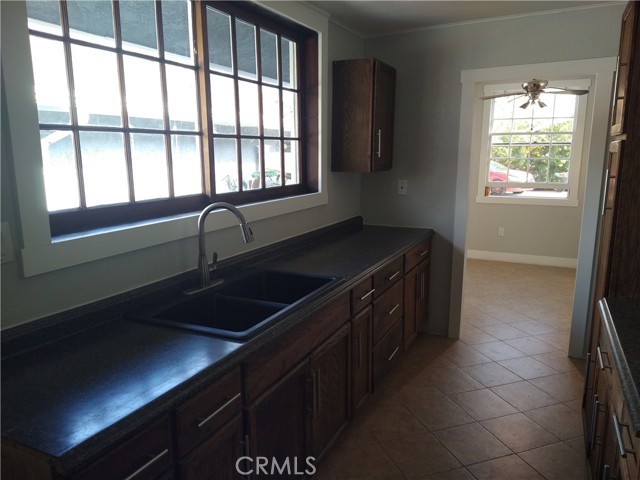 609 S Buena Vista Street, Hemet CA: https://media.crmls.org/medias/9aa3fffd-3ee6-43c0-9203-24e870ac41af.jpg