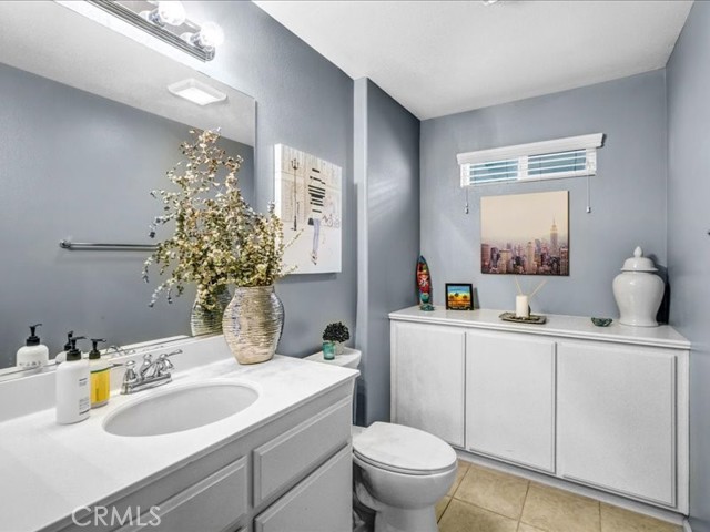 Detail Gallery Image 5 of 27 For 6840 De Celis, Lake Balboa,  CA 91406 - 3 Beds | 4 Baths