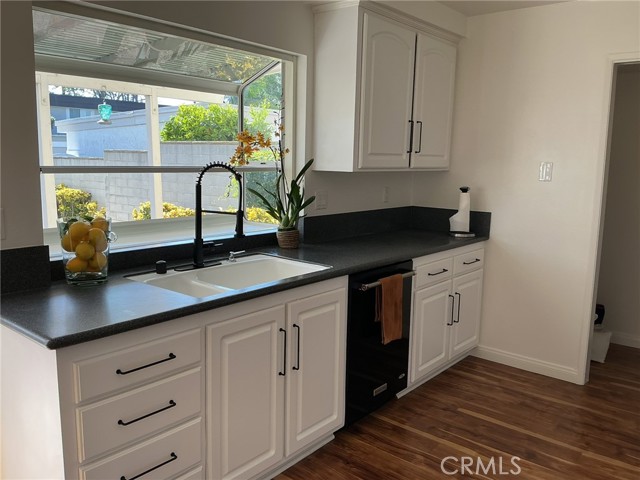 Detail Gallery Image 6 of 19 For 14296 Suffolk, Westminster,  CA 92683 - 4 Beds | 3 Baths