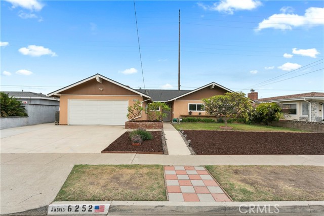 6252 Navajo Rd, Westminster, CA 92683